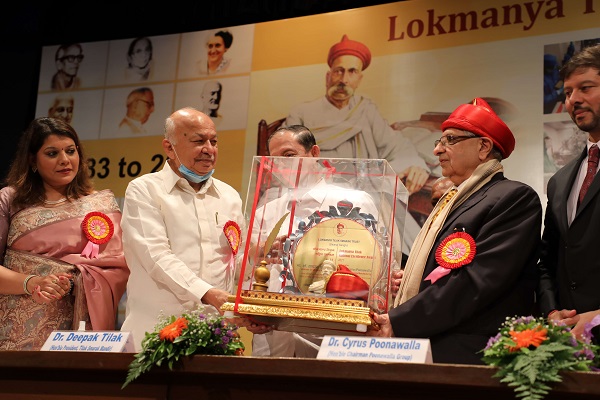 dr cyrus s poonawalla receives lokmanya tilak national award 2021