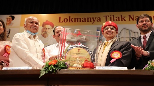 Dr. Cyrus S. Poonawalla receives Lokmanya Tilak National Award 2021