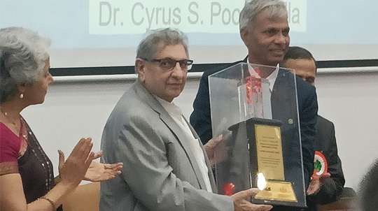 Dr. Cyrus Poonawalla honoured with lifetime achievement award by Savitribai Phule Pune University